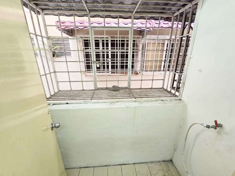 Pangsapuri untuk Disewa di saujana apartment - Perry Chai - Balcony - PropertyGuru.com.my