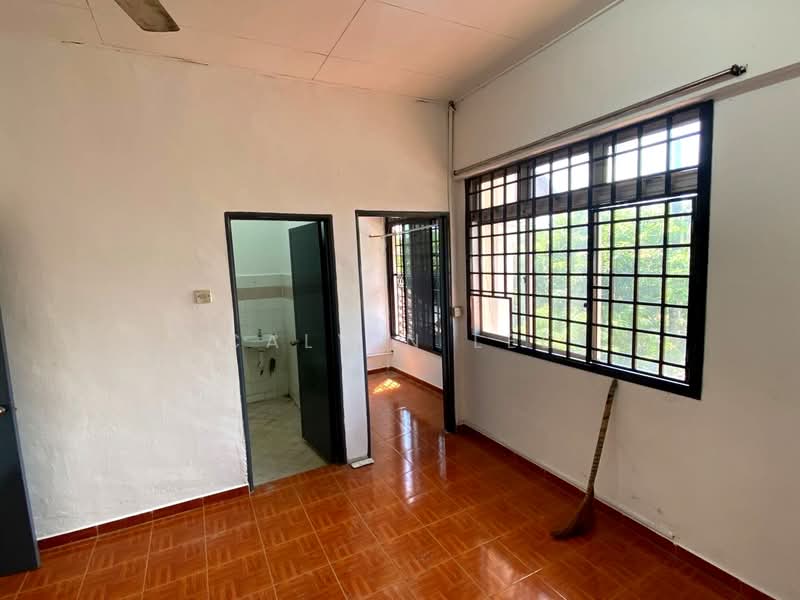 Rumah Teres 2 Tingkat untuk Dijual di Taman Mawar (Pasir Gudang) - Calvin Lee - PropertyGuru.com.my