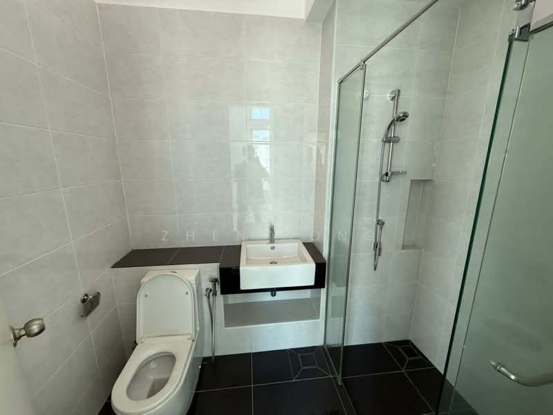 Rumah Teres untuk Dijual di Bandar Cassia (Batu Kawan) - Zhen Hong - Bathroom - PropertyGuru.com.my