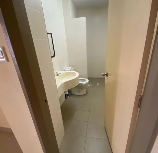 Servis Apartment untuk Disewa di Platinum Lake PV 21 - Ron Yap - Bathroom - PropertyGuru.com.my