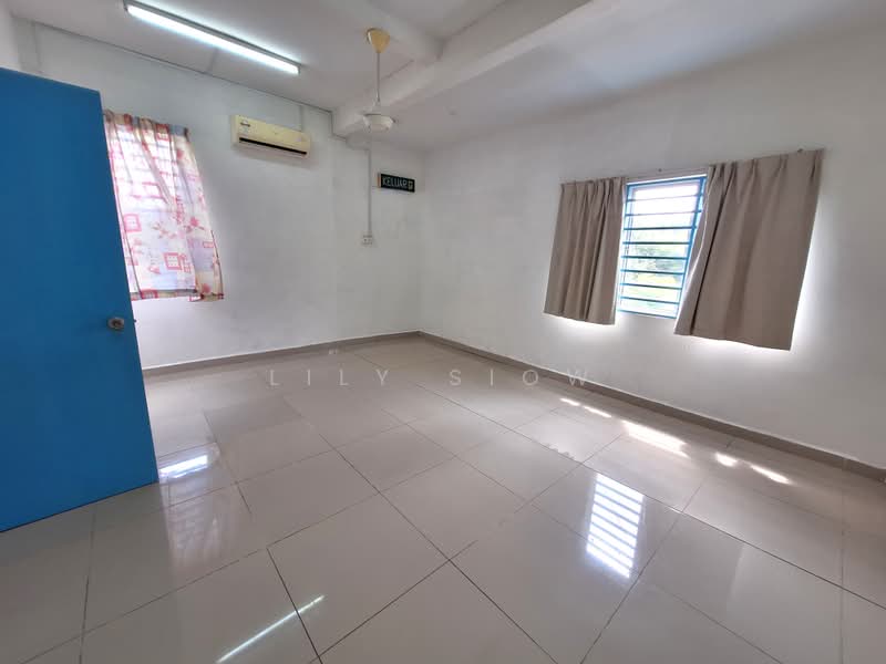 2-storey Terraced House for Rent in Taman Puncak Jalil (Seri Kembangan) - Lily Siow - Interior - PropertyGuru.com.my