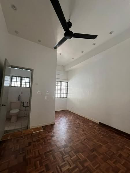 Terraced House for Sale in BANDAR PUCHONG JAYA (Puchong) - Carlson Khong - Bathroom - PropertyGuru.com.my