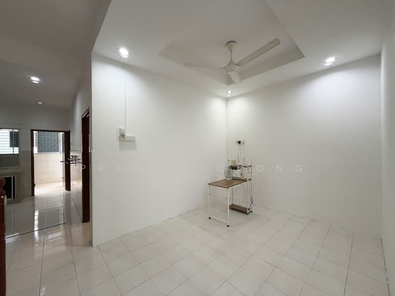 Rumah Teres 2 Tingkat untuk Dijual di Taman Kampar Perdana (Kampar) - Presley Chong - Dining area - PropertyGuru.com.my