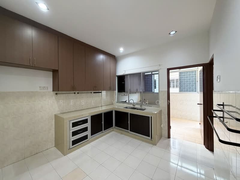 Rumah Teres 2 Tingkat untuk Dijual di Taman Kampar Perdana (Kampar) - Presley Chong - Dry Kitchen - PropertyGuru.com.my