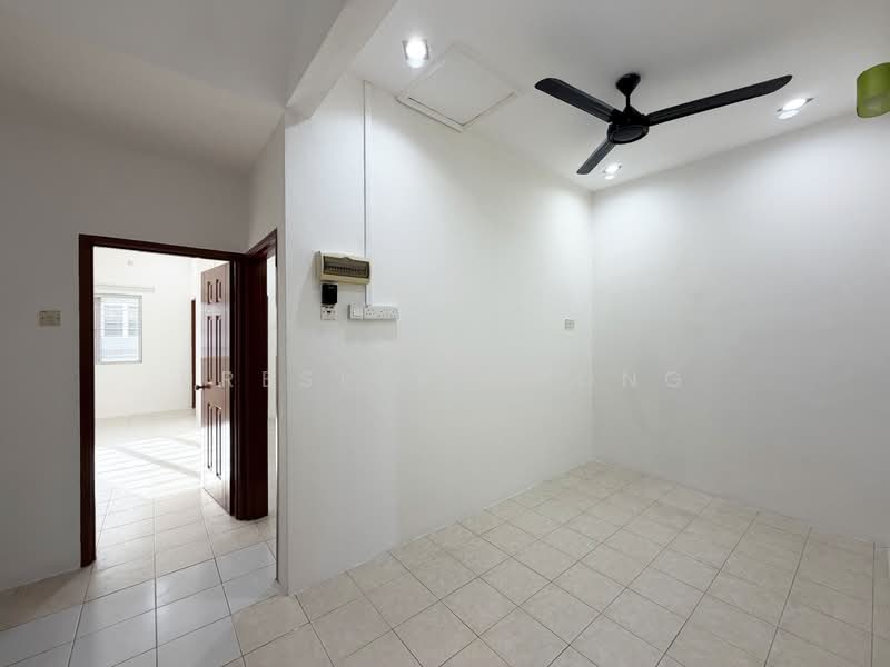 Rumah Teres 2 Tingkat untuk Dijual di Taman Kampar Perdana (Kampar) - Presley Chong - Family Area Upstair - PropertyGuru.com.my