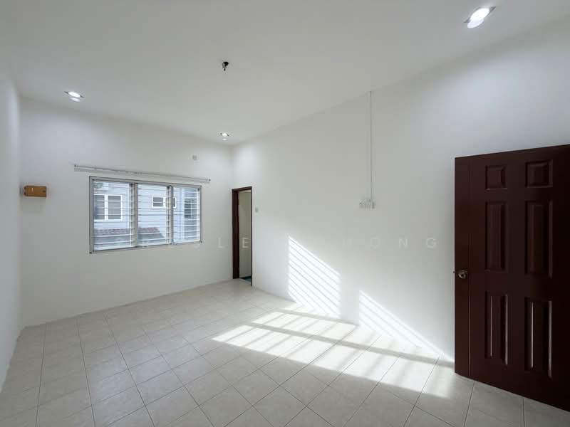 Rumah Teres 2 Tingkat untuk Dijual di Taman Kampar Perdana (Kampar) - Presley Chong - Bedroom 2 - PropertyGuru.com.my