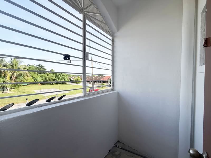 Rumah Teres 2 Tingkat untuk Dijual di Taman Kampar Perdana (Kampar) - Presley Chong - Balcony - PropertyGuru.com.my