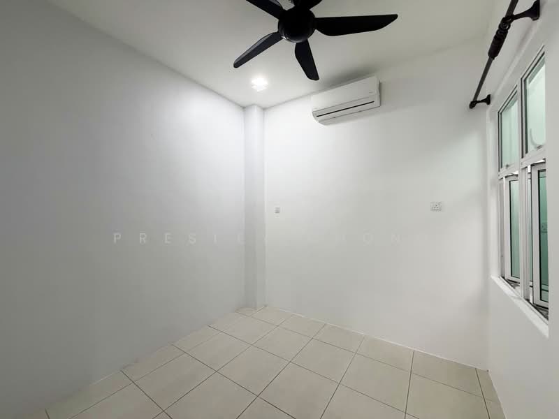2-storey Terraced House for Sale in Kampar Putra (Kampar) - Presley Chong - Bedroom 4 - PropertyGuru.com.my