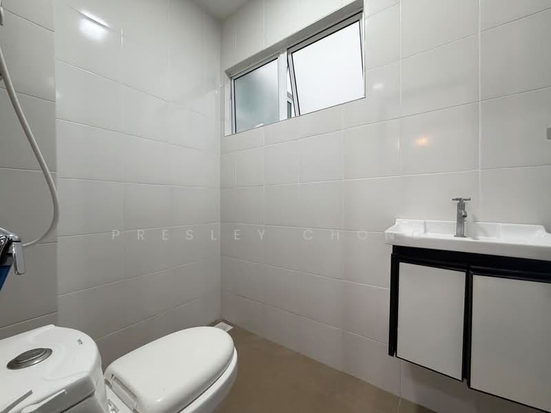 2-storey Terraced House for Sale in Kampar Putra (Kampar) - Presley Chong - Bathroom 4 - PropertyGuru.com.my