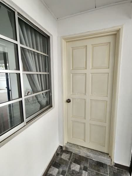 Rumah Teres 2 Tingkat untuk Dijual di Seksyen 5, Bandar Kinrara (Puchong) - Mohammad Sabri Mohd Khir - Entrance - PropertyGuru.com.my