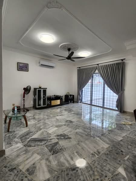 Rumah Teres 2 Tingkat untuk Dijual di Seksyen 5, Bandar Kinrara (Puchong) - Mohammad Sabri Mohd Khir - Living Room - PropertyGuru.com.my