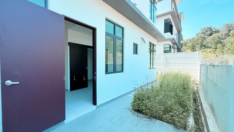 Rumah Berkembar untuk Dijual di Batu 9 (Cheras) - Elly Chong - PropertyGuru.com.my