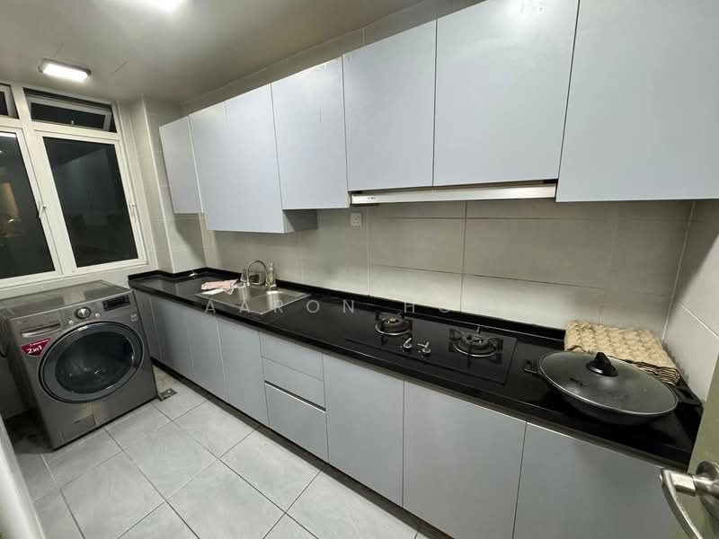 Servis Apartment untuk Disewa di KSL Residence @ Daya - Aaron How - Kitchen - PropertyGuru.com.my