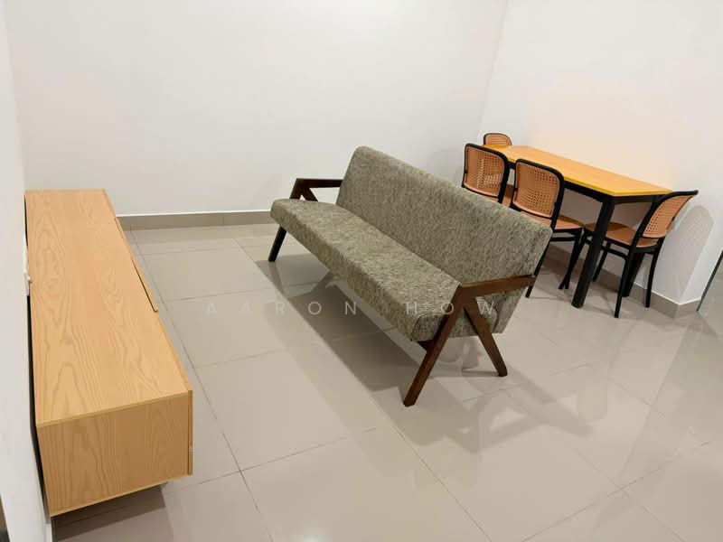 Terraced House for Rent in Bandar Dato Onn (Tebrau) - Aaron How - Living Room - PropertyGuru.com.my