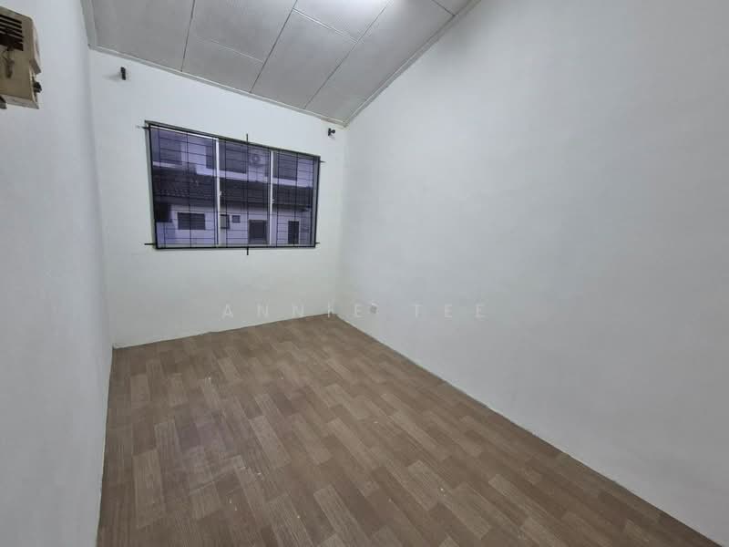 2-storey Terraced House for Sale in Taman Desa Cemerlang (Batu Pahat) - Annie Tee - PropertyGuru.com.my