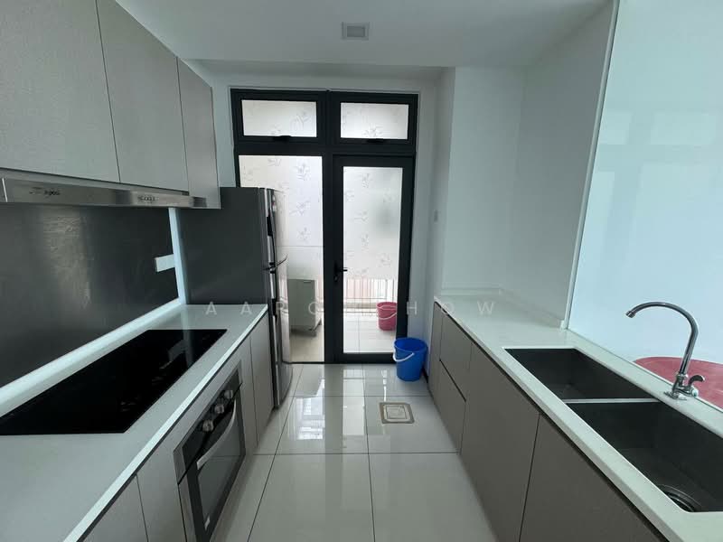 Service Residence for Rent at Crescent Bay Suites (Teluk Bayu) - Aaron How - Kitchen - PropertyGuru.com.my
