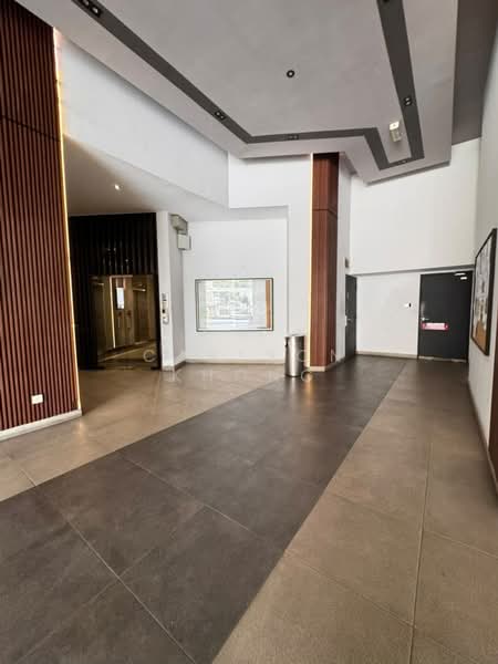 Kondominium untuk Dijual di Residence 8 - Carlson Khong - Lobby - PropertyGuru.com.my