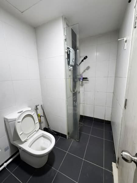 Kondominium untuk Dijual di Residence 8 - Carlson Khong - Bathroom - PropertyGuru.com.my