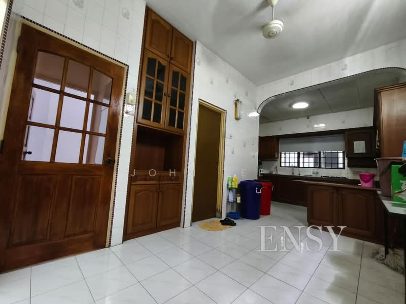 Rumah Teres 2 Tingkat untuk Dijual di Taman Chi Liung (Klang) - John Tee - Kitchen - PropertyGuru.com.my