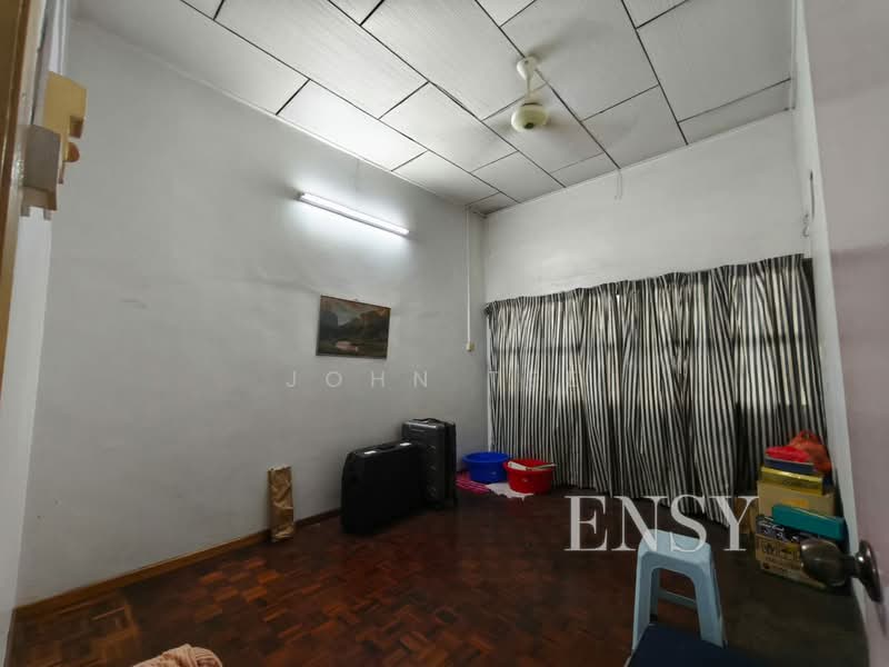 Rumah Teres 2 Tingkat untuk Dijual di Taman Chi Liung (Klang) - John Tee - Living Room - PropertyGuru.com.my
