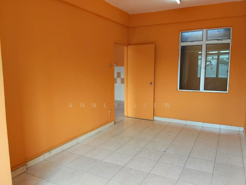 Shop / Office for Sale in Taman Bestari Indah (Ulu Tiram) - Annly Liew - Interior - PropertyGuru.com.my