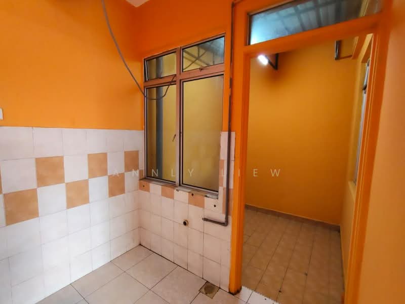 Shop / Office for Sale in Taman Bestari Indah (Ulu Tiram) - Annly Liew - PropertyGuru.com.my