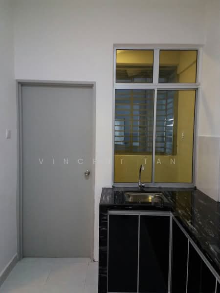 Apartment for Rent at Bayu Tiara - Vincent Tan - Kitchen - PropertyGuru.com.my