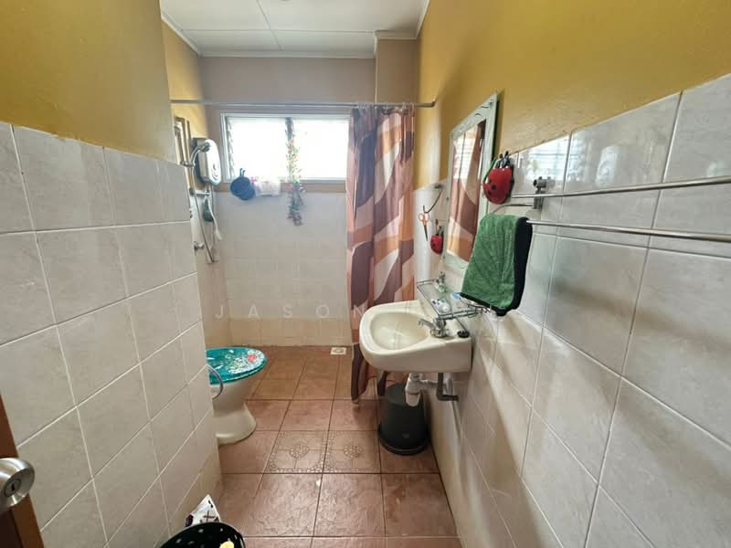 Rumah Teres 2 Tingkat untuk Dijual di Usj 3 (Subang Jaya) - Jason Ooi - Bathroom - PropertyGuru.com.my