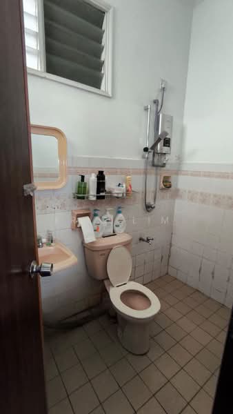 Rumah Teres 2 Tingkat untuk Dijual di Taman Bukit Mayang Emas (Petaling Jaya) - Eric Lim - Bathroom - PropertyGuru.com.my