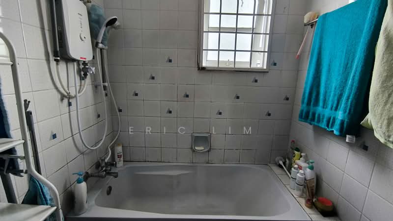 Rumah Teres 2 Tingkat untuk Dijual di Taman Bukit Mayang Emas (Petaling Jaya) - Eric Lim - Bathroom - PropertyGuru.com.my