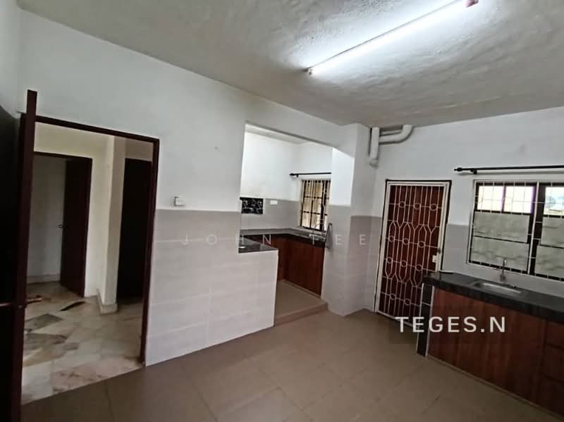2-storey Terraced House for Sale in Taman Sri Andalas (Klang) - John Tee - Kitchen - PropertyGuru.com.my