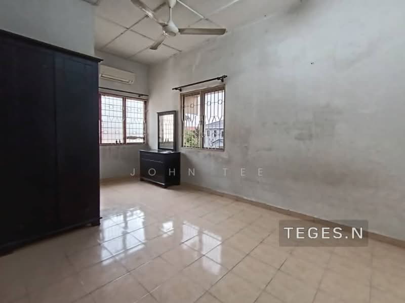 2-storey Terraced House for Sale in Taman Sri Andalas (Klang) - John Tee - Bedroom - PropertyGuru.com.my