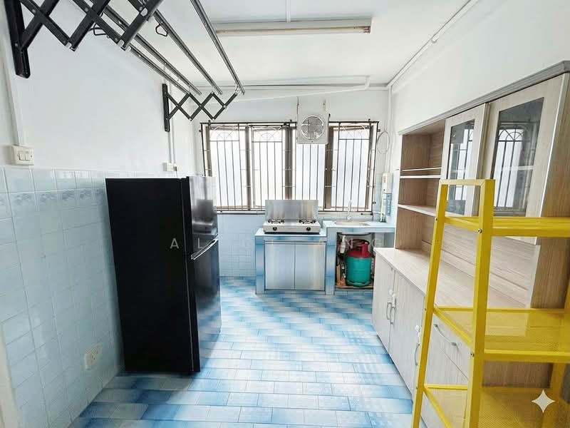 Flat for Sale at Bandar Selesa Jaya - Alice Ang - Kitchen - PropertyGuru.com.my