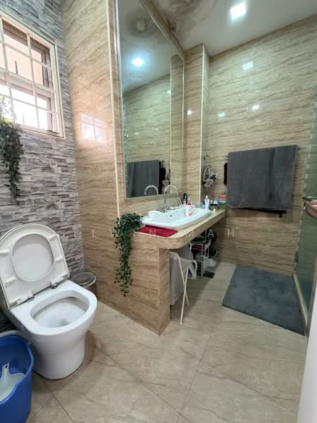2-storey Terraced House for Sale in Kota Emerald (Rawang) - Elwin Mah - Bathroom - PropertyGuru.com.my