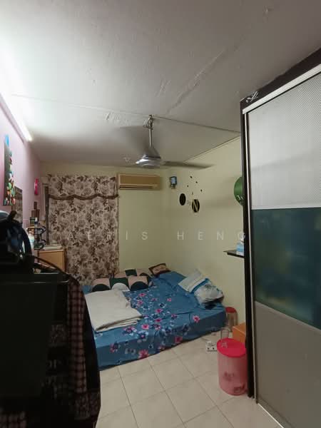 Rumah Flat untuk Dijual di Flat Pandan Indah 3/3 - Aeris Heng - Bedroom - PropertyGuru.com.my