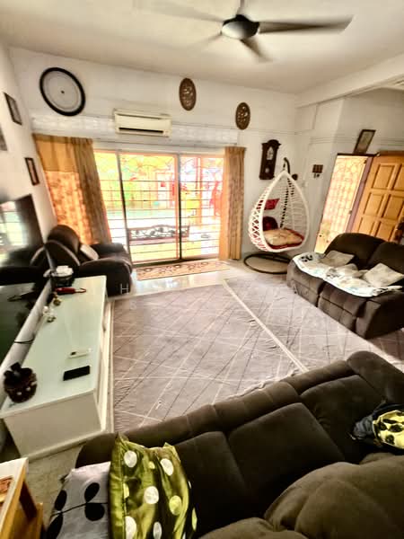 2-storey Terraced House for Sale in Taman Teluk Pulai (Klang) - SHAH REZA SASMAT - Living Room - PropertyGuru.com.my