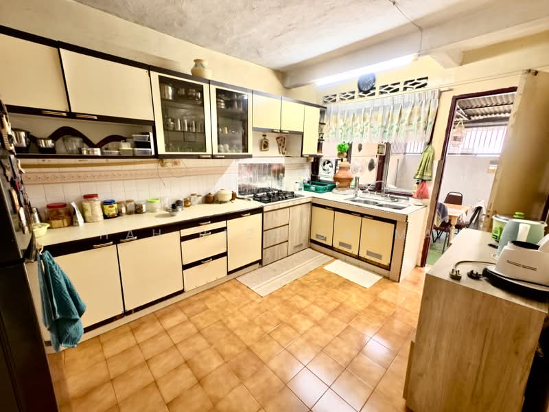 2-storey Terraced House for Sale in Taman Teluk Pulai (Klang) - SHAH REZA SASMAT - Kitchen - PropertyGuru.com.my