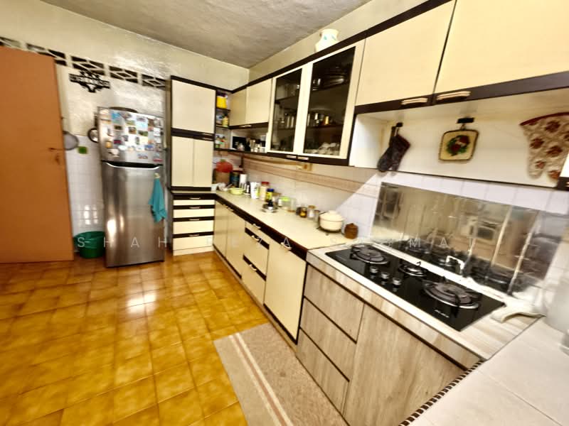 2-storey Terraced House for Sale in Taman Teluk Pulai (Klang) - SHAH REZA SASMAT - Kitchen - PropertyGuru.com.my