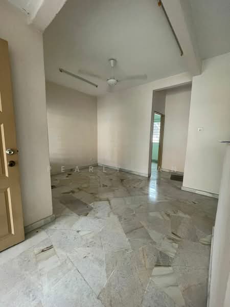 Rumah Teres 2 Tingkat untuk Disewa di Usj 5 (Subang Jaya) - Pearly Gan - Living Room - PropertyGuru.com.my