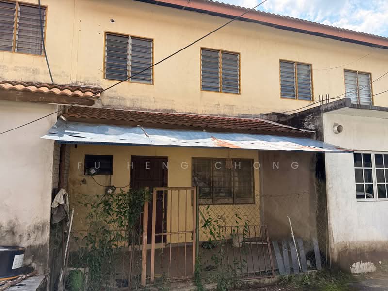 2-storey Terraced House for Sale in Taman Scientex Pasir Gudang (Pasir Gudang) - Fu Heng Chong - Exterior - PropertyGuru.com.my