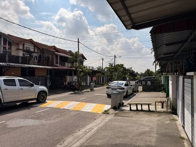 2-storey Terraced House for Sale in Taman Scientex Pasir Gudang (Pasir Gudang) - Fu Heng Chong - Exterior - PropertyGuru.com.my
