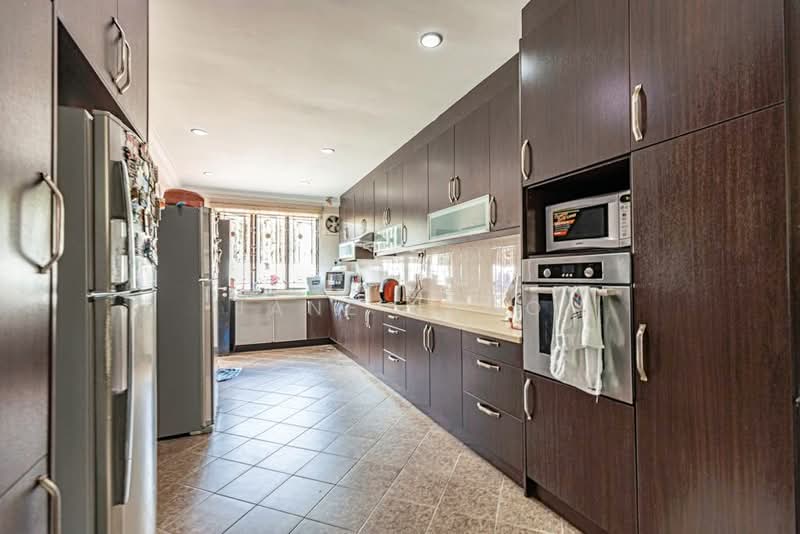 Rumah Berkembar untuk Dijual di Taman Yarl (Jalan Klang Lama (Old Klang Road)) - Jane Shoo - Kitchen - PropertyGuru.com.my