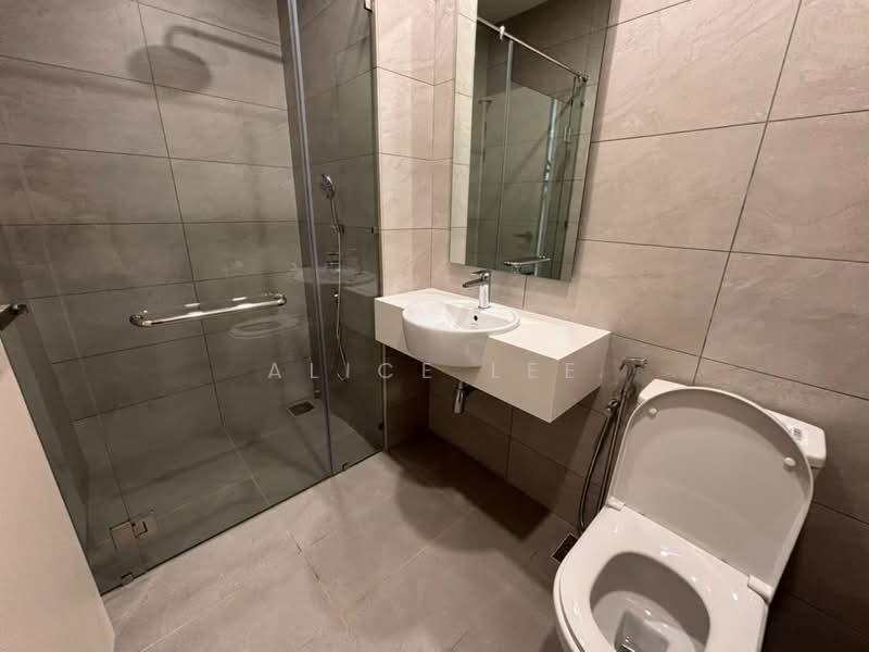 Servis Apartment untuk Disewa di Dorsett Waterfront Subang - Alice Lee - Bathroom - PropertyGuru.com.my