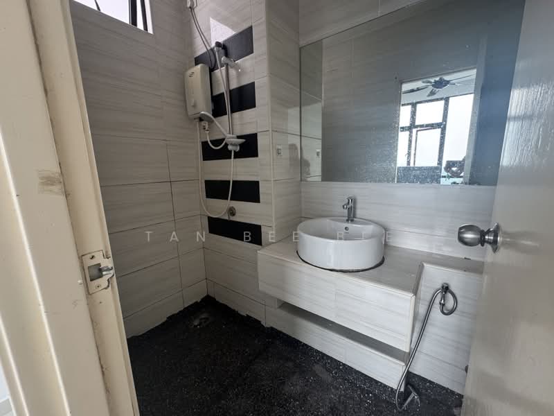 Servis Apartment untuk Dijual di D'Summit Residences - Tan Bee Bee - PropertyGuru.com.my