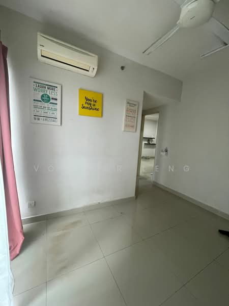 Servis Apartment untuk Dijual di Univ 360 Place - Volster Leng - Living Room - PropertyGuru.com.my