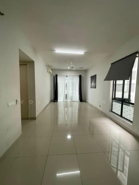Servis Apartment untuk Dijual di Univ 360 Place - Volster Leng - Living Room - PropertyGuru.com.my