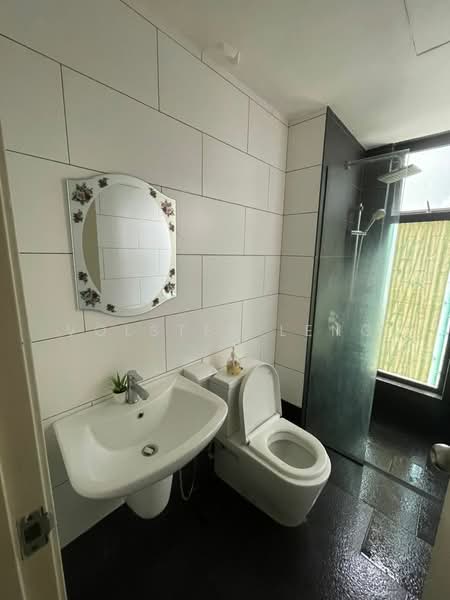 Servis Apartment untuk Dijual di Univ 360 Place - Volster Leng - Bathroom - PropertyGuru.com.my