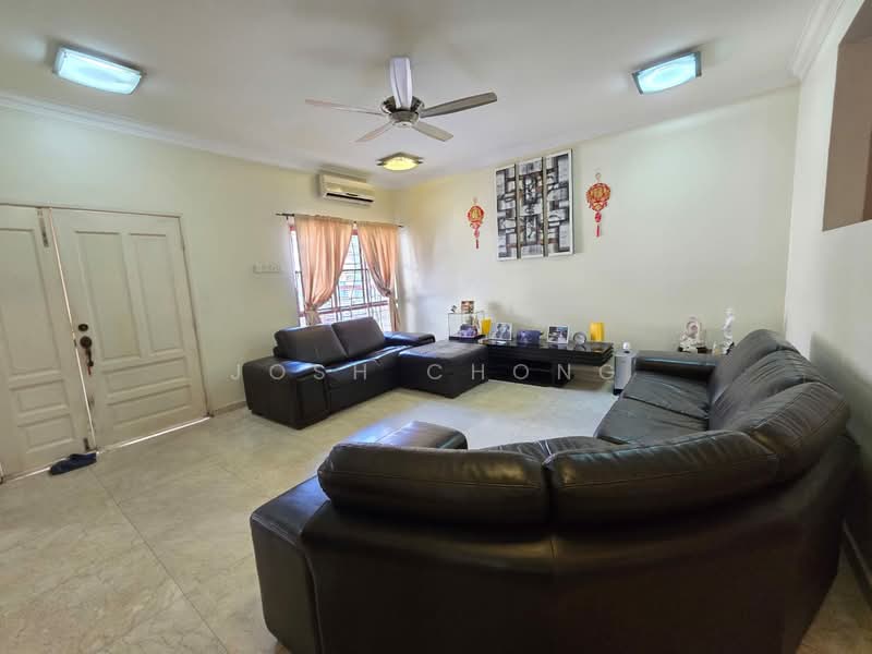 Rumah Teres 2 Tingkat untuk Dijual di Putra Heights (Subang Jaya) - Josh Chong - Living Room - PropertyGuru.com.my