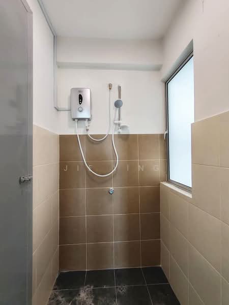 Pangsapuri untuk Disewa di Pangsapuri Suria 1 Batu Kawan - Jie Ying - Bathroom - PropertyGuru.com.my