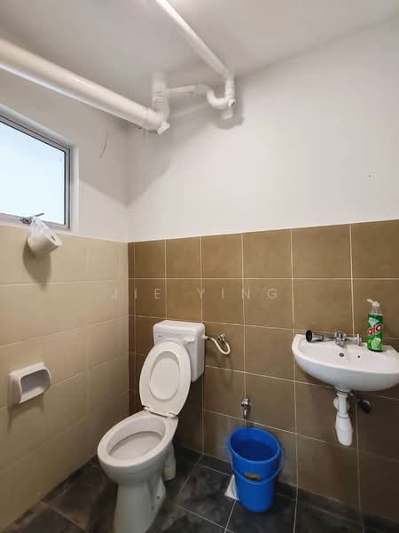 Pangsapuri untuk Disewa di Pangsapuri Suria 1 Batu Kawan - Jie Ying - Bathroom - PropertyGuru.com.my
